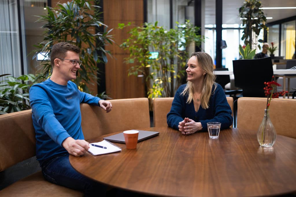 Afbeelding: Bas in gesprek met klant